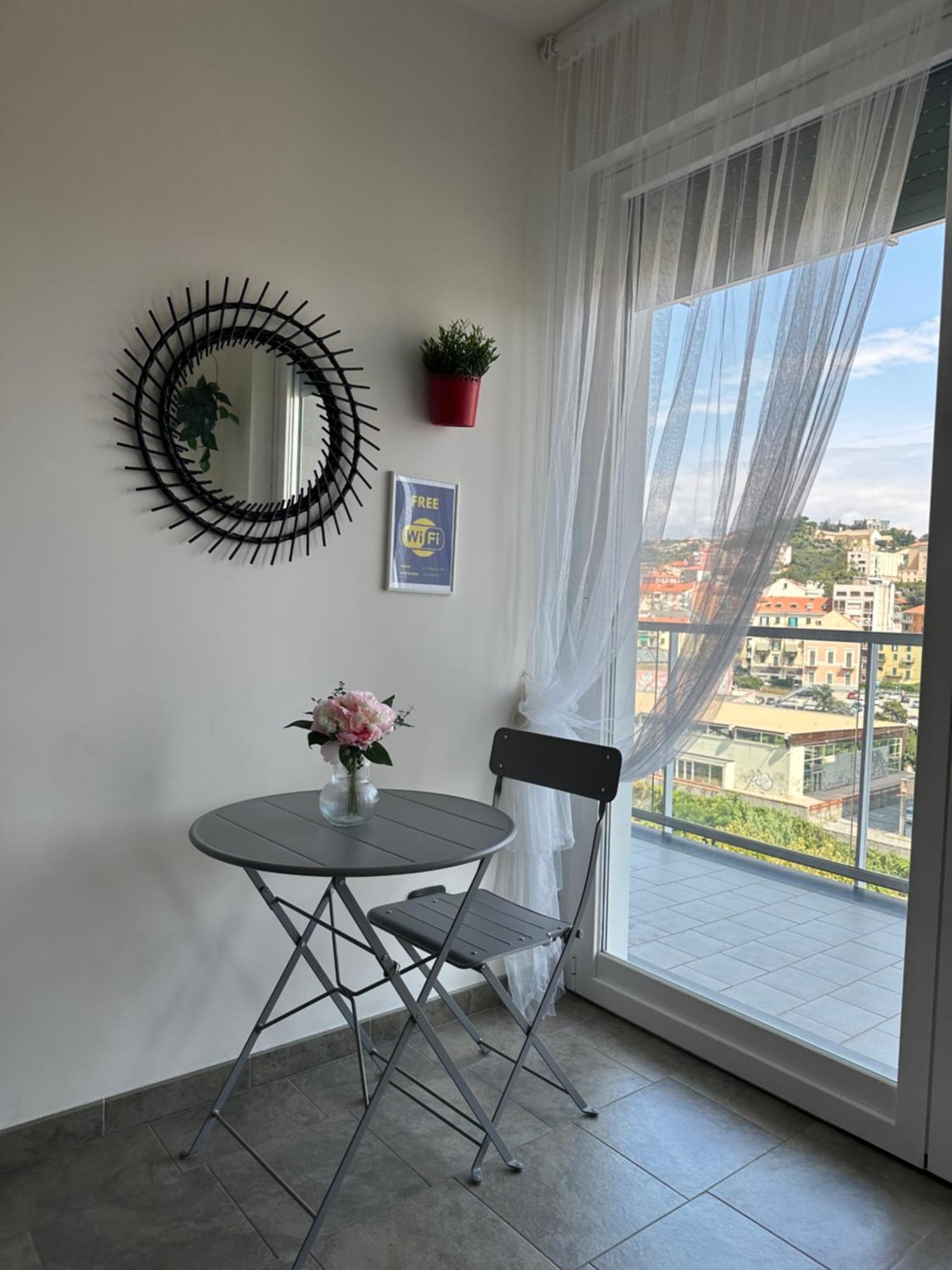Ferienwohnung Il Gabbiano Savona "Luxury House" - Wifi, Parking, Shopping Center Exterior foto