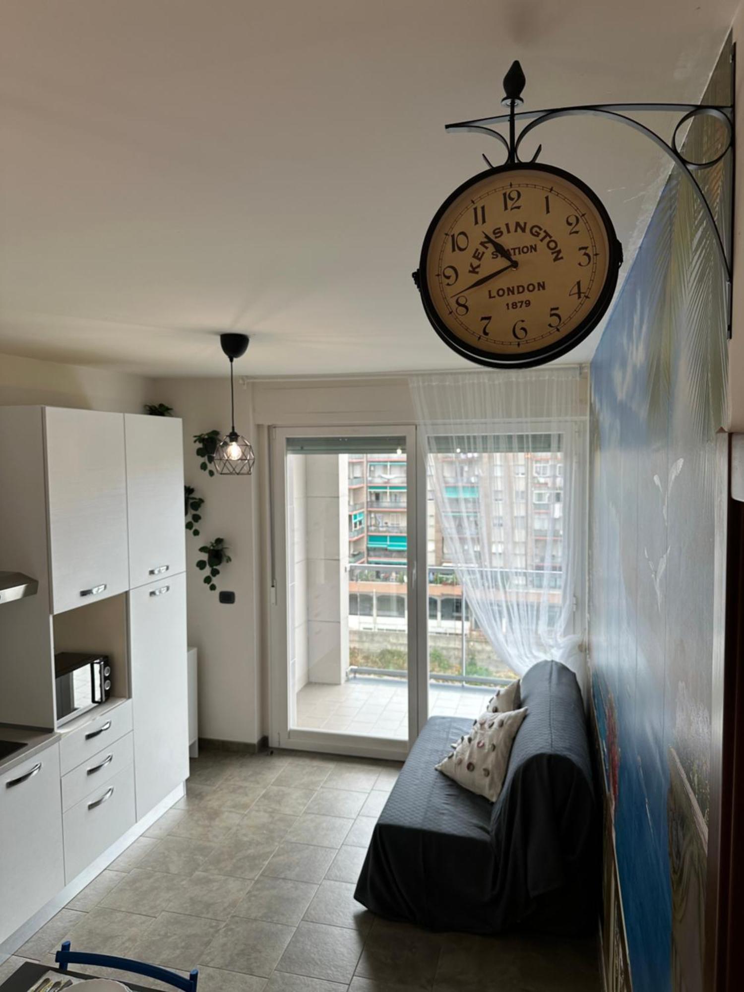 Ferienwohnung Il Gabbiano Savona "Luxury House" - Wifi, Parking, Shopping Center Exterior foto